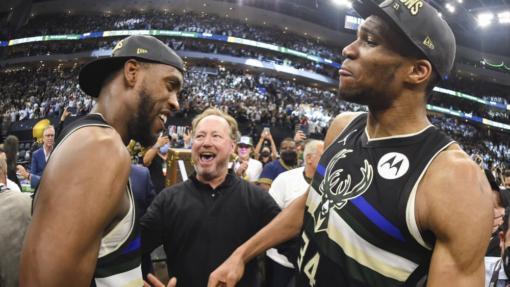 关于风云突变密尔沃基雄鹿赛后主帅复盘，足总杯版图或变，引发热议，数据趋势出现新变化的信息