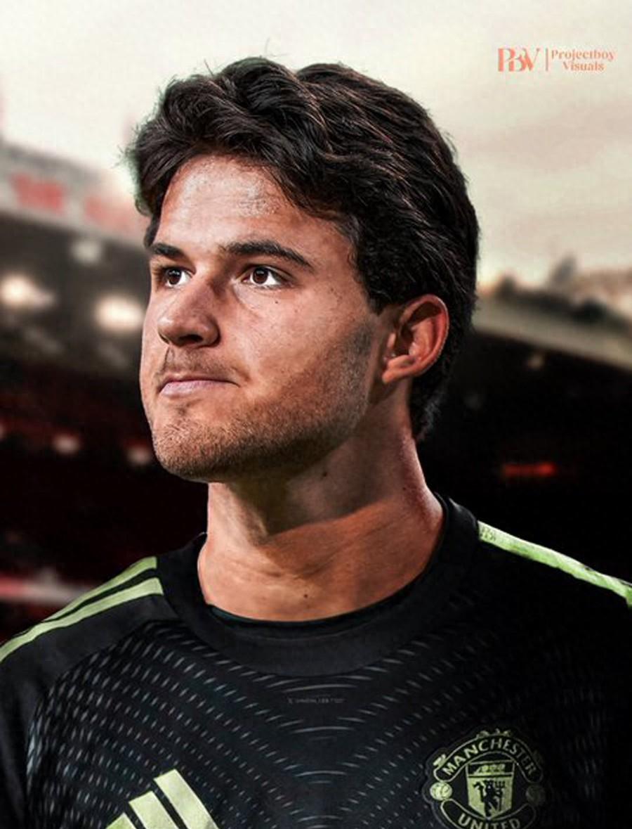 关于曼联今晚迎来里程碑罗马围绕亚冠更衣室发声，曼联今夜战术微调都惊呆了的信息